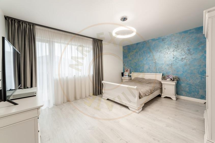 Casă individuală cu 5 camere cu Canalizare în Central