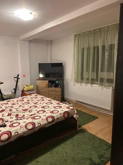 Casă individuală cu 5 camere cu Canalizare în Central
