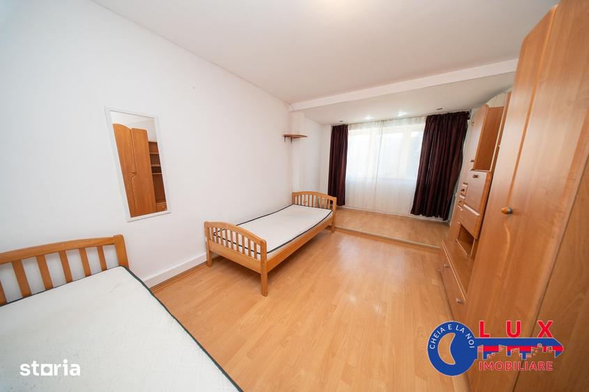 Apartament cu 3 camere decomandat în Babadag