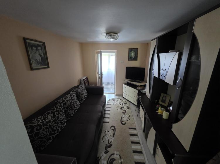 Casă individuală cu 4 camere cu Teren 2200 Mp în Curtișoara