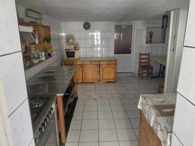 Casă cu 4 camere cu Teren 1000 Mp în Vințu de Jos