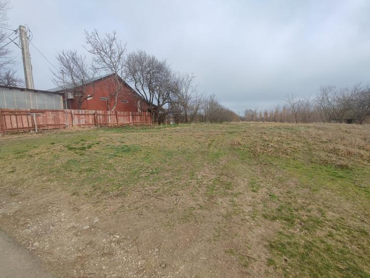 Teren Construcții intravilan de 1881 mp, în Vâlcelele
