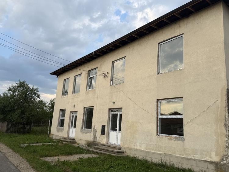 Spațiu comercial, în Mihăești