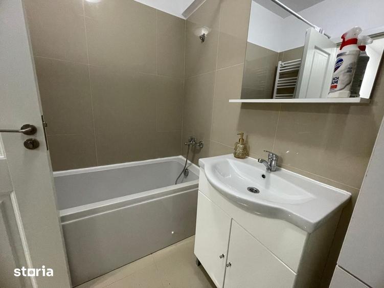 Apartament cu 3 camere decomandat în Rediu