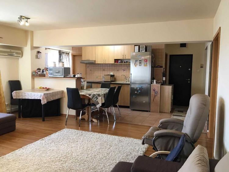 Apartament cu 4 camere decomandat în Simion Bărnuțiu