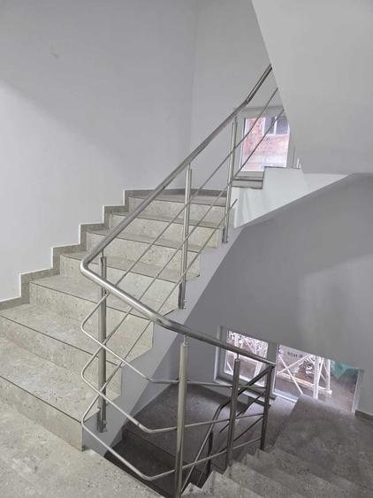 Apartament cu 2 camere decomandat în Roșu