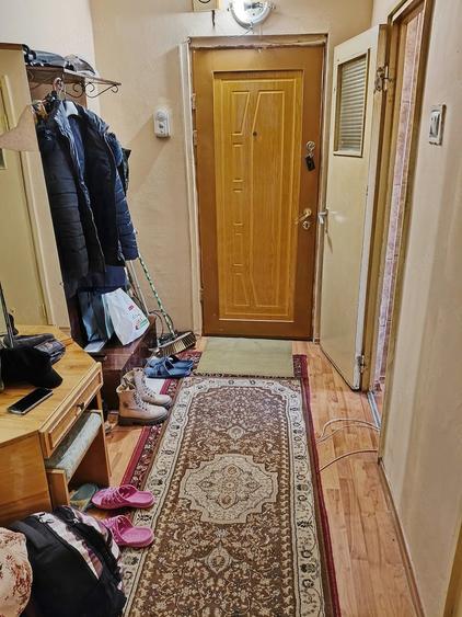 Apartament cu 3 camere semidecomandat în Trivale