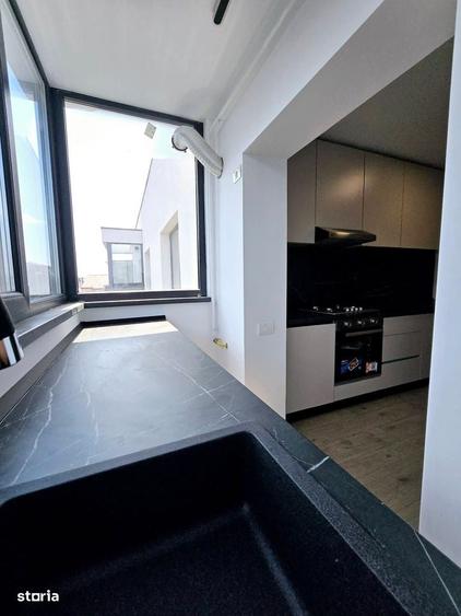 Apartament cu 4 camere decomandat în Dobroești