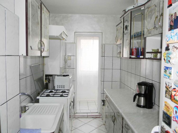 Vand apartament cu 2 camere, situat in Sacele, Cartier Stefan Cel Mare - 2