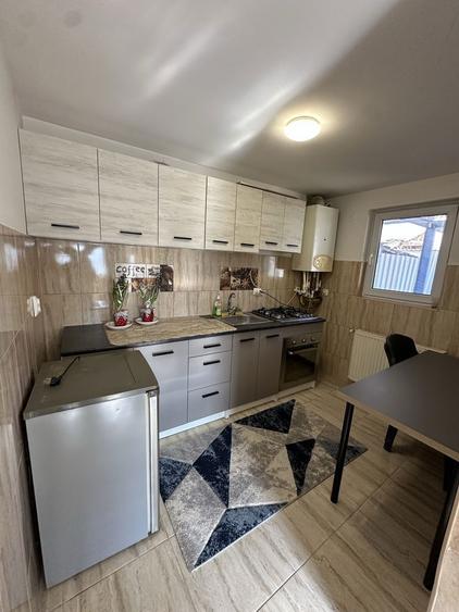 Inchiriez garsoniera la curte in cartierul 23 August - 2