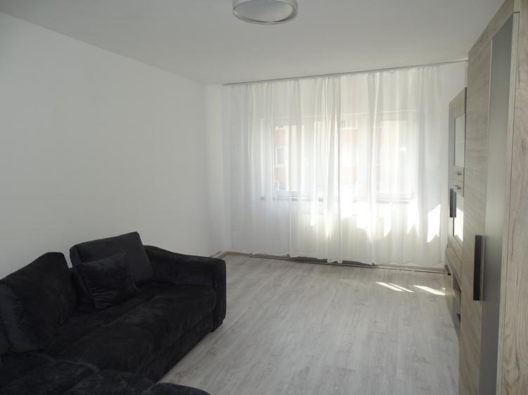 De vanzare ap 2 camere DECOMANDAT in Tractoru aproape de Coresi - 2