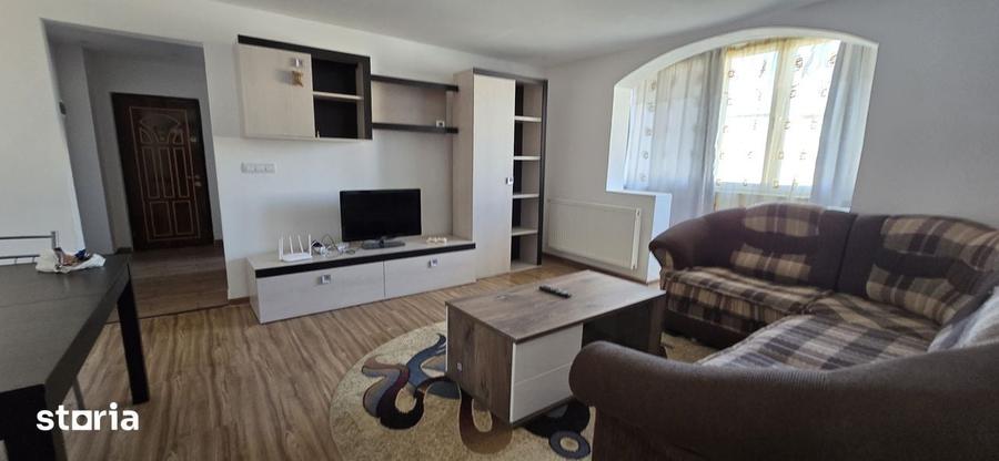 Apartament cu 2 camere semidecomandat în Micro 11