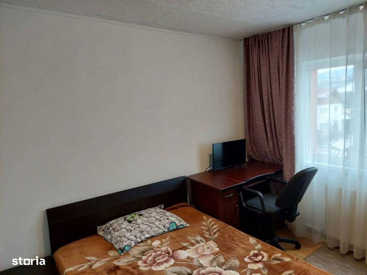 Vand apartament cu 2 camere,etaj 2 - 5