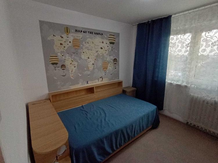Apartament cu 3 camere semidecomandat în Brâncoveanu