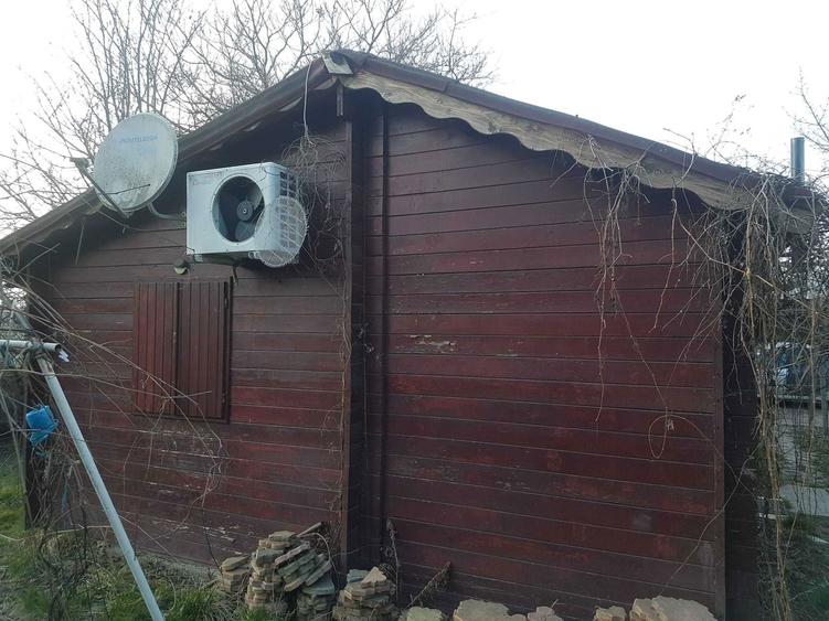 Inchiriez casuta de vacanta in zona Vladiceni, com. TOMESTI Jud. IASI - 5