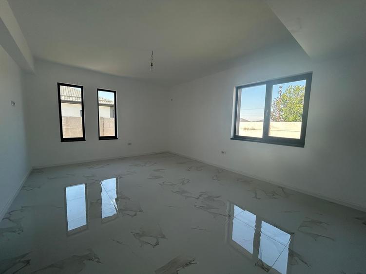 Casa individuala, parter, 4 camere+ parcare,+ curte proprie 380 mp, Comision 0 - 10