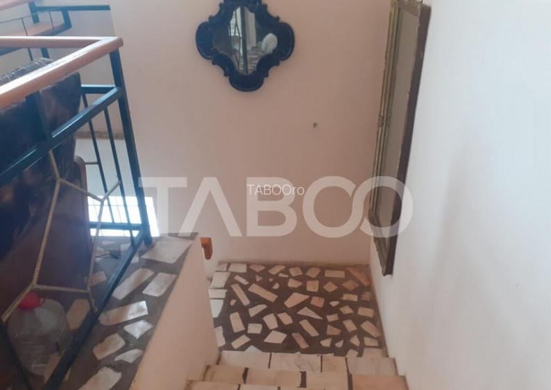 Casa 6 camere 3 bai curte si gradina 400 mp panouri fotovolt