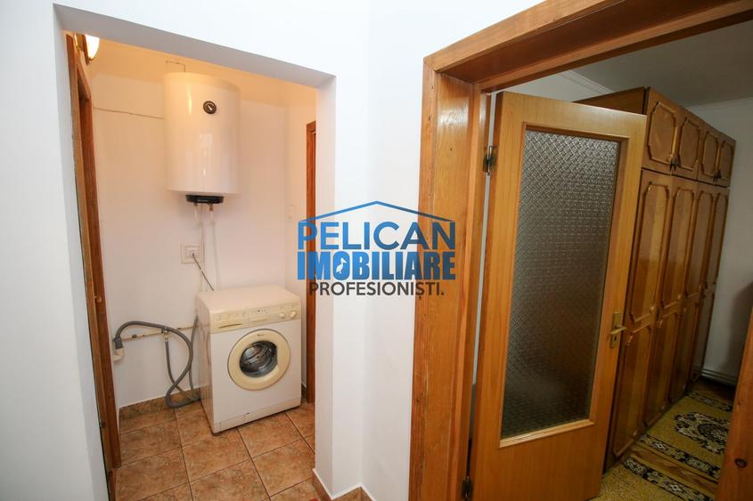 Apartament cu 3 camere decomandat, mobilat în Central