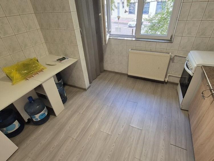 Unirii, Zepter, P-ta Alba Iulia, semistradal, randul 2 de blocuri, liniste - 10