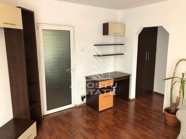 Apartament cu 3 camere, decomandat, centrala proprie, zona Soarelui - 3