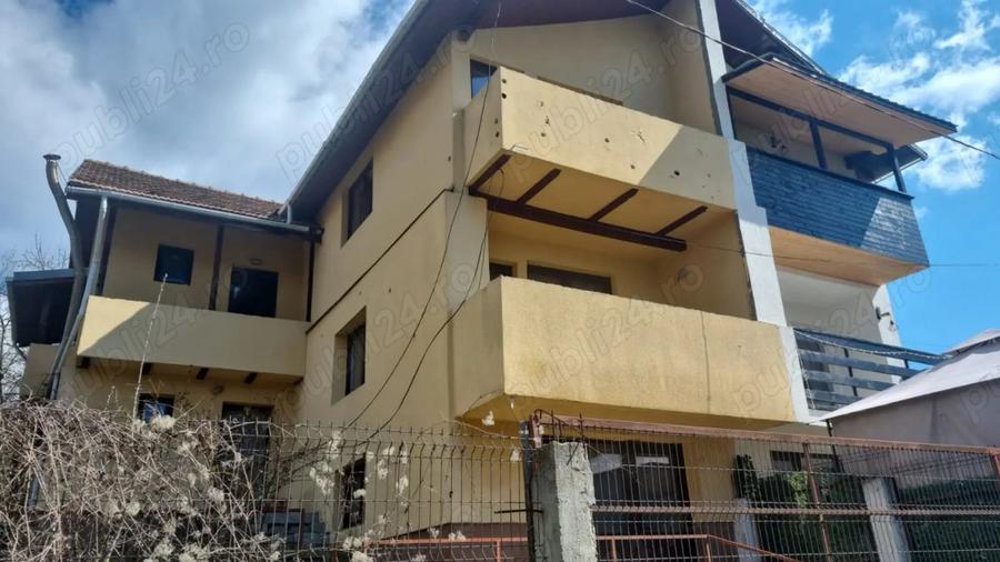 Vila P+1 cu 5 camere si garaj + teren 433mp - 2