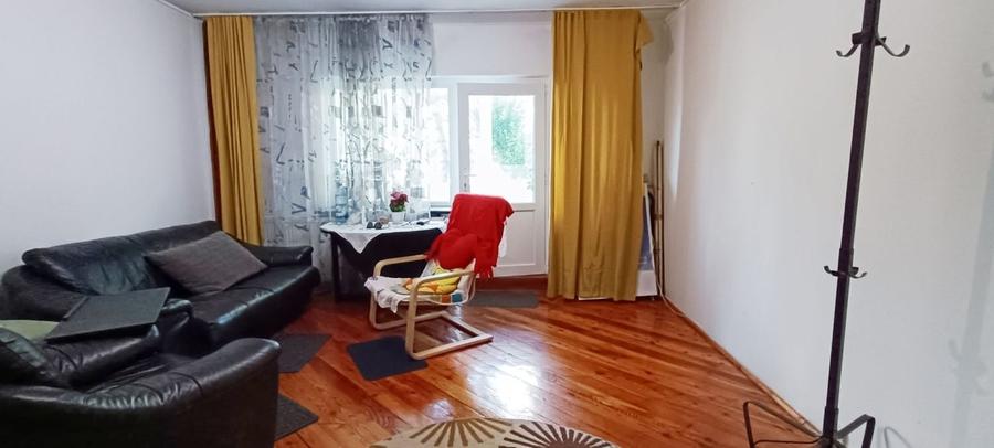 Apartament cu 3 camere decomandate,Carpatilor-Judetean - 1