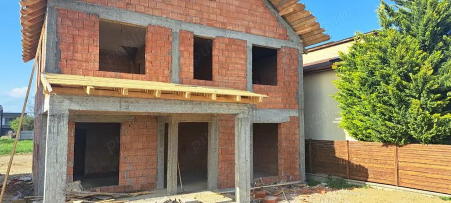 PROPRIETAR vand case individuale la rosu in Oradea! - 12