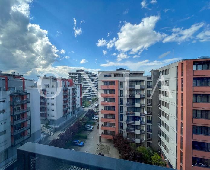 Apartament cu 3 camere semidecomandat, mobilat în Torontalului