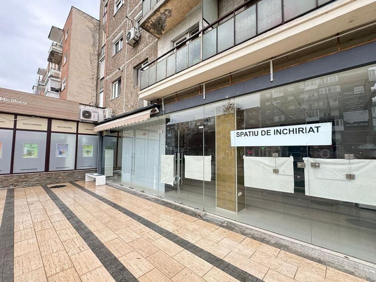 Spațiu comercial de închiriat cu vitrină de 12 m în zona Miorița - 1
