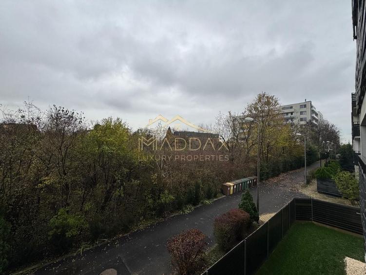 Apartament cu 3 camere decomandat, mobilat în Băneasa