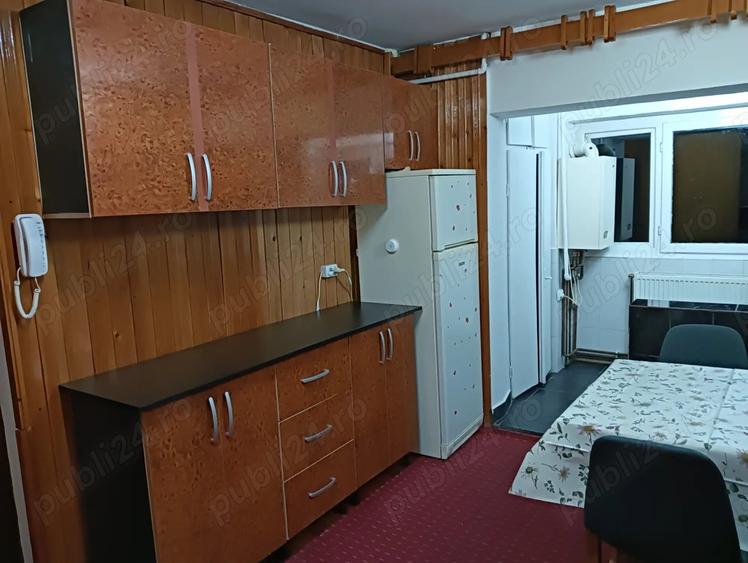 Inchiriez apartament 2 camere in ?tefan cel Mare 250 euro negociabil - 2