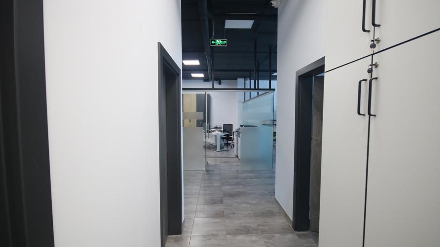 Spatiu cu destinatie Birouri,178,3 mp,2 grupuri sanitare,bucatarie - 14