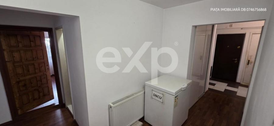 Apartament cu 4 camere decomandat, mobilat în Central