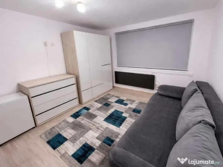 Camera de camin cu baie si bucatarie, renovata - zona Triaj - 1