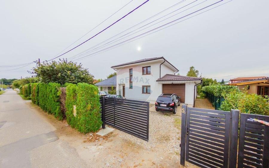 CASA = ACASA in Tautii Magheraus - 6