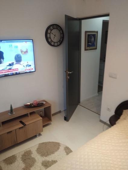 Apartament decomandat de patru camere ,etajul trei - 2
