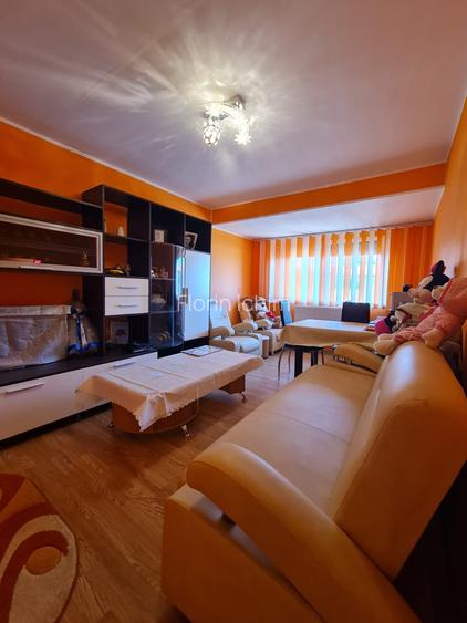 Vanzare apartament 2 camere, in Galati, Micro 21, la mansarda, sup.48mp, liber Vanzare apartament 2 camere, in Galati, Micro 21, la mansarda, sup.48mp, liber
