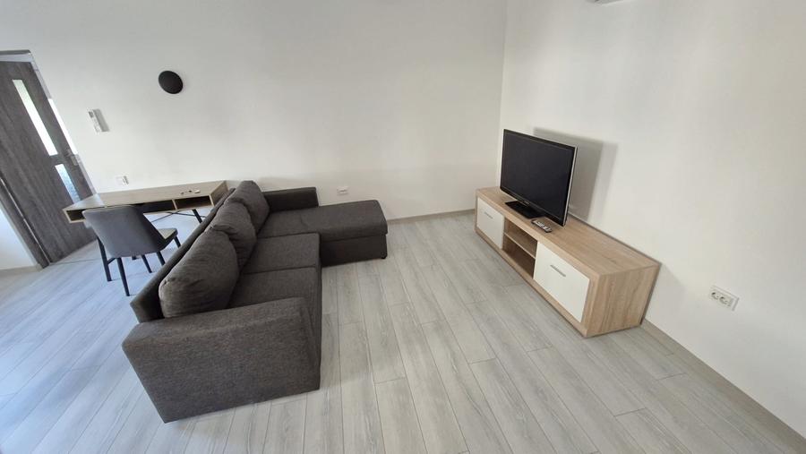 Apartament cu 3 camere, 65 mp, parcare, zona str. B.P. Hasdeu - 8