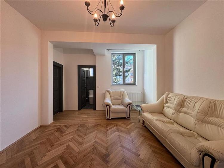 Apartament cu 4 camere, PRIMA INCHIRIERE, 120 mp utili, situat in zona Centrala! - 2