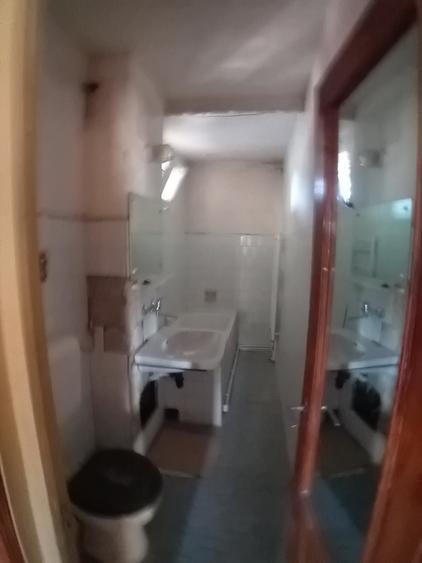 Apartament cu 3 camere decomandat în Calea Romanului