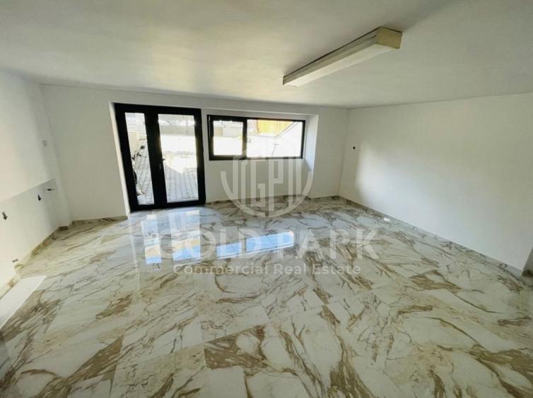 Spatiu Comercial - Salon - Zona Plopilor - 3 Locuri de Parcare - 3