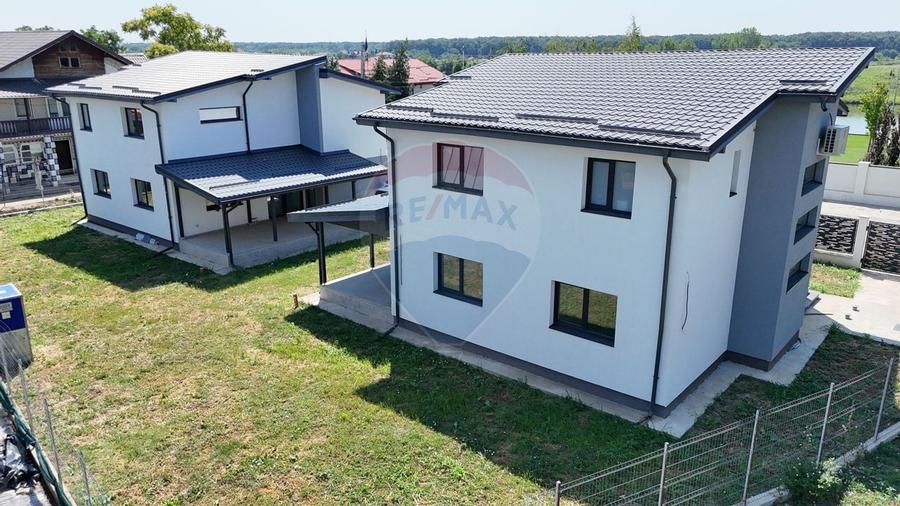 Casa / Vila cu 5 camere de vanzare - 2