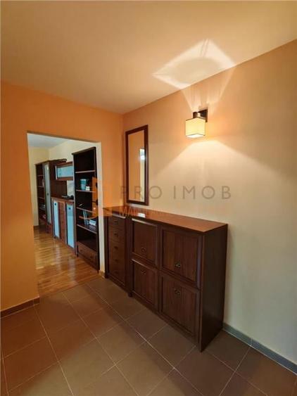 Apartament 3 camere cf 1 semidecomandat  zona Micro 5 - 4