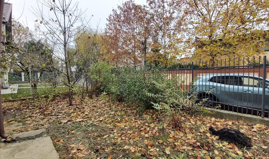 Vanzare vila frumoasa cu 2 garaje si teren mare in Popesti Leordeni - 2