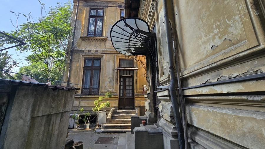 REV2004786 Vila de vanzare Budapesta - 1