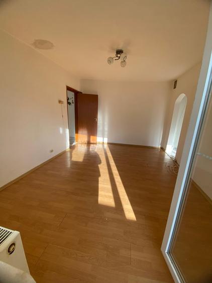 2 CAMERE la etajul 3 cu centrala Logofat Tautu - 2