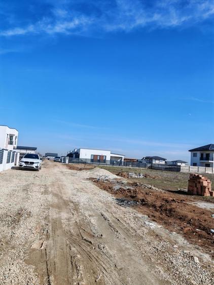 Teren 375 mp, gaz si curent la lot, pretabil investitie - 4