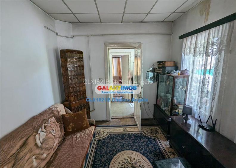 Parcul Carol casa singur curte 3 camere,curte 70 mp