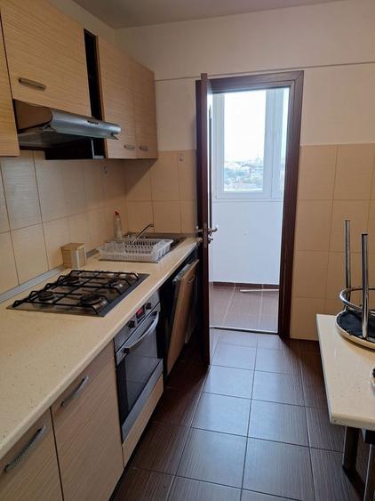 Inchiriez Apartament 3 camere etaj 8 cu lift zona Garii - 2