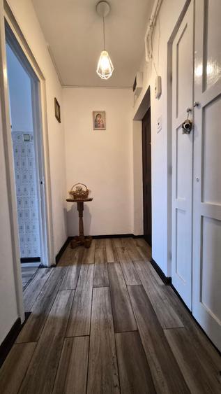 Scoala Generala nr 7 Cta /Piata Brotacei - ap 2 cam, et 4/4 (centrala gaze) - 19